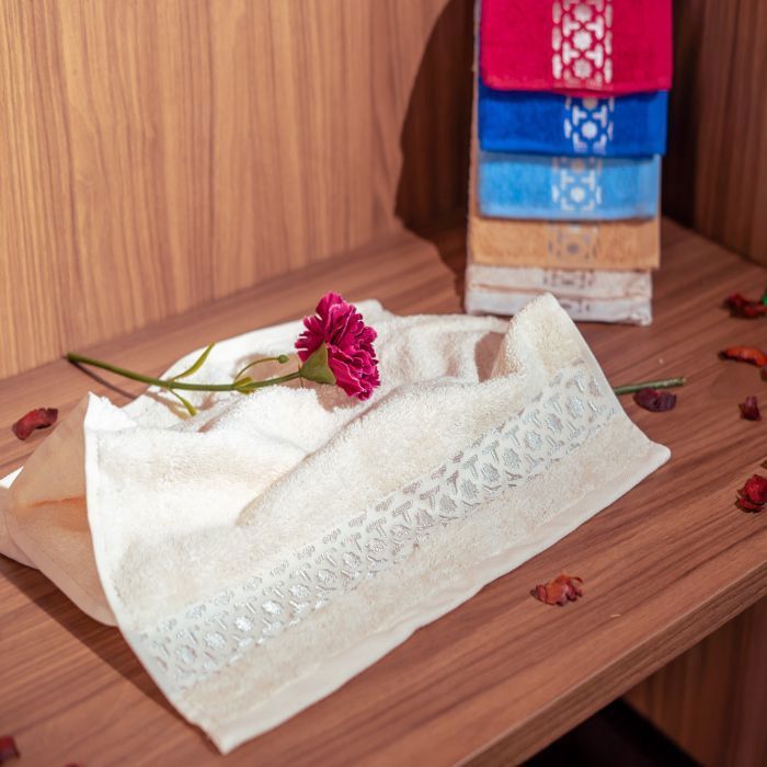 Serviette de toilette - A3 HOME - Arabesque - 100% coton - 50x90 cm - Couleur blanc