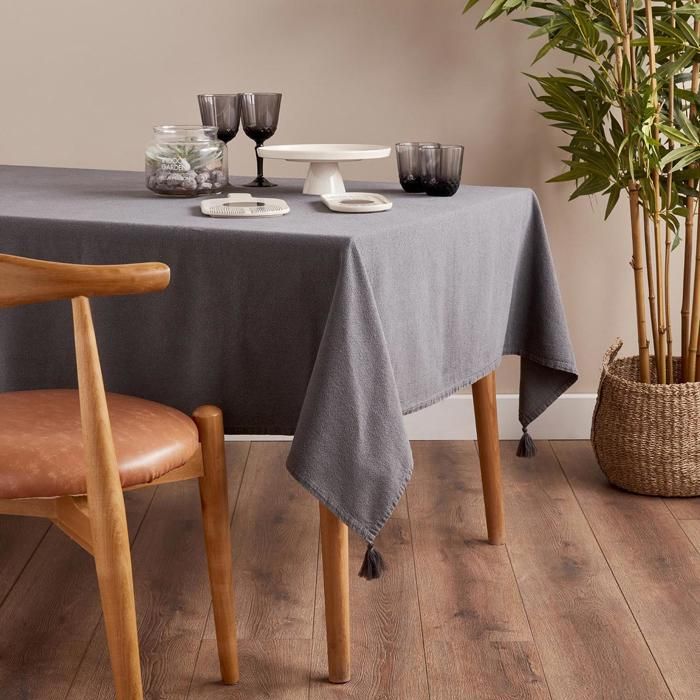 Nappe - Margot - Anthracite - 150x200 cm - Lavable à 30° - Toucher doux avec pompons