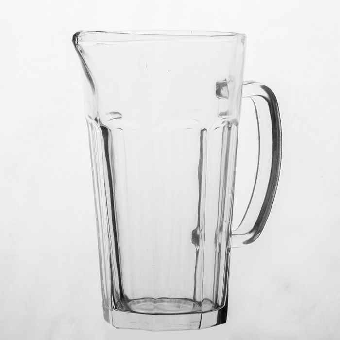 Carafe a jus transparente avec un contenu de 1,2 L