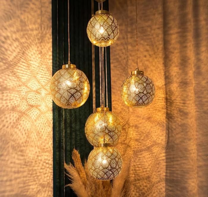 Suspension moderne fait main en laiton- lampe E27- finition: or- argent- bronze