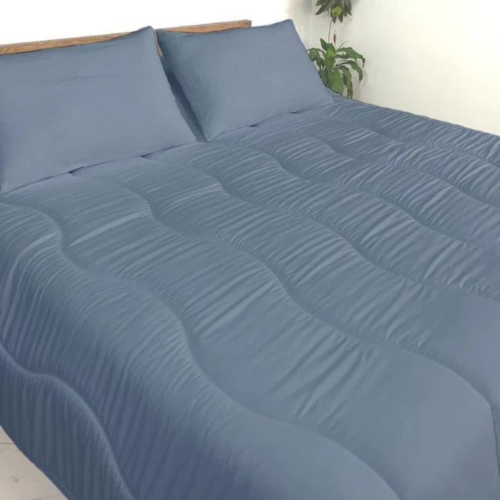 Couette - Sensation Duvet - Microfibre Antiallergique - 160x220cm - Lit 90-120cm - Bleu Jean