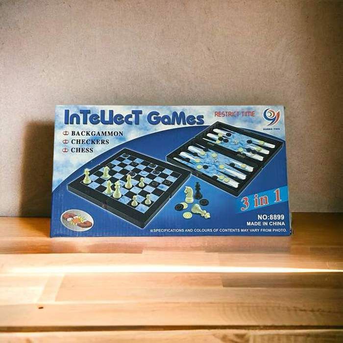 Backgammon, chess, checkers (jeu d'échecs)