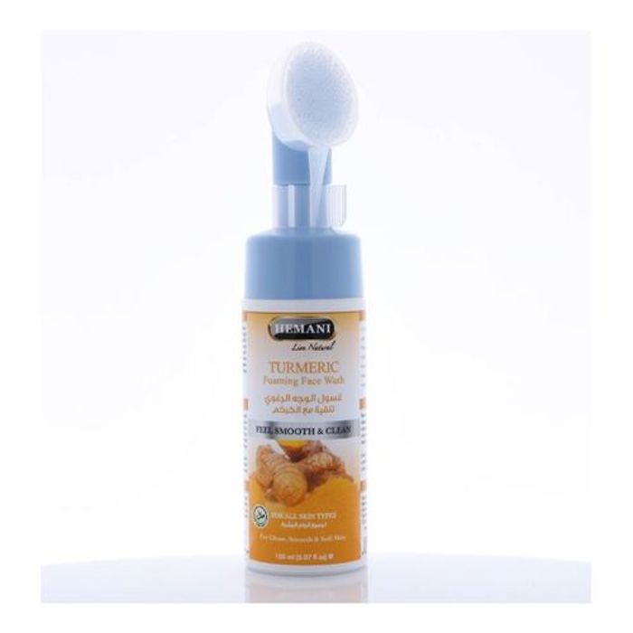 Hemani Un nettoyant moussant au curcuma pour le visage 3 en 1