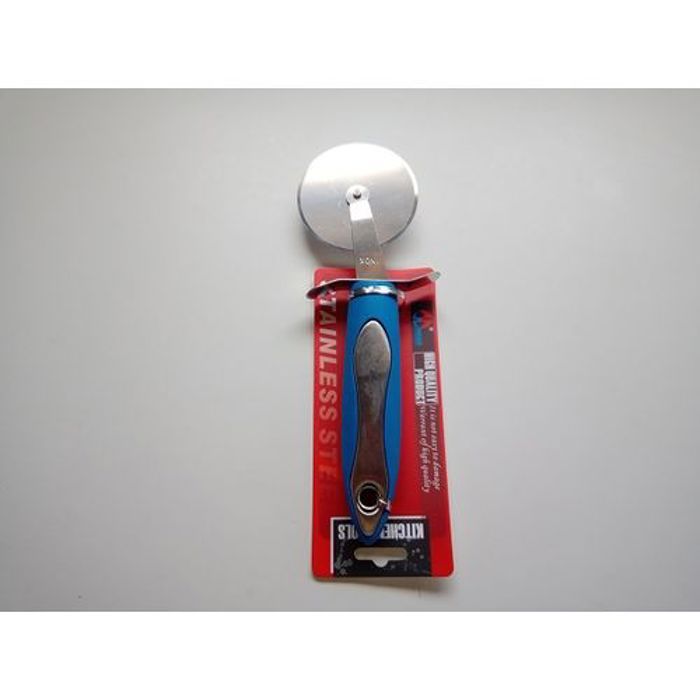 4 cuillères en bois + une tasse à transporter pour la cuisine