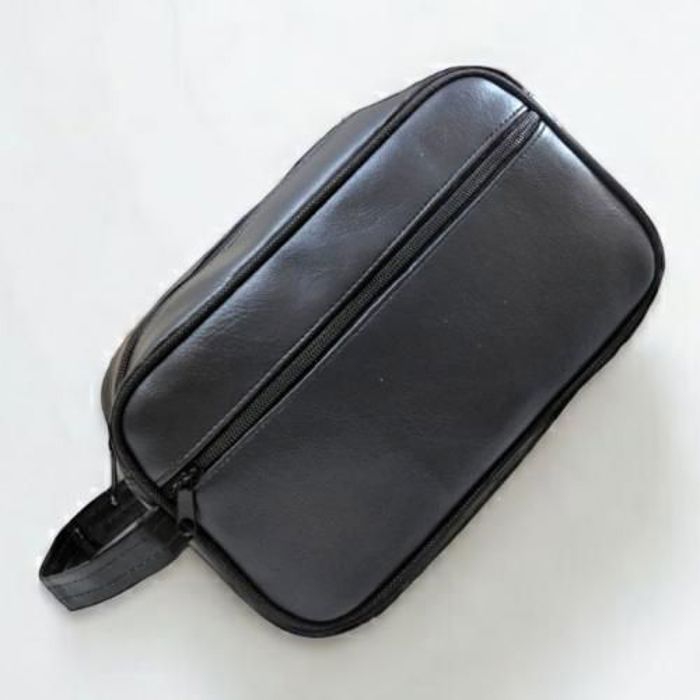 Sac de toilette - GENERIC - Cuir de voyage - Noir - Zippé - 2 compartiments pratiques