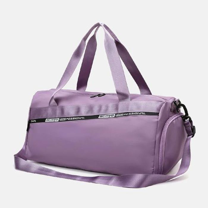 Sac à main de sport et bandoulière pour gym, idéal pour vêtements, voyage et fitness.