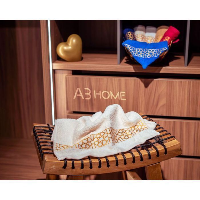 Serviette de bain - Arabesque - 50x90 cm - 100% coton - Tissu absorbant - Motif gold unique