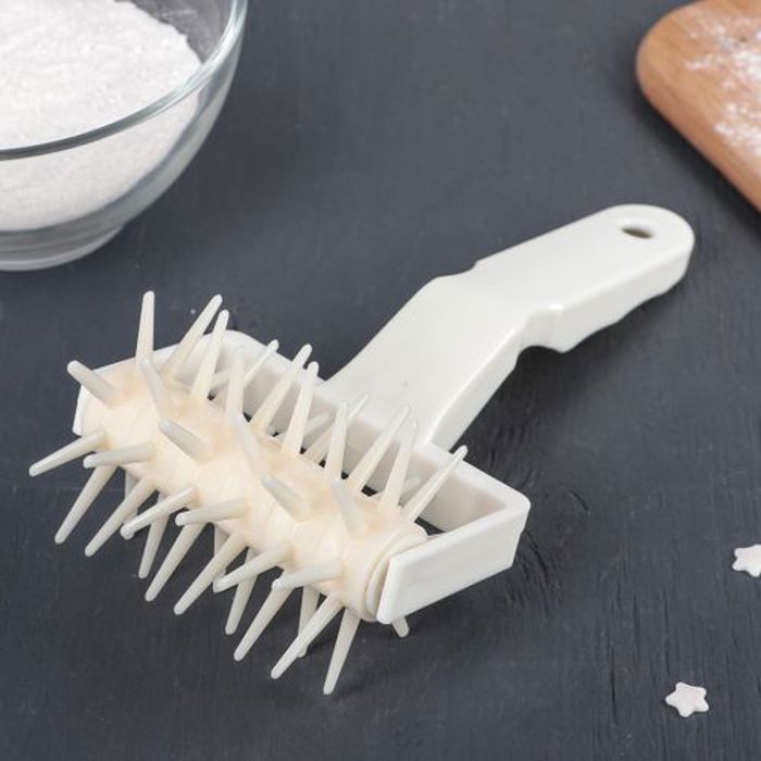 Rouleau d'aiguilles pour piquer la pâte pizza // Rouleau piqueur en plastique - Pique vite la pâte pizza/tarte