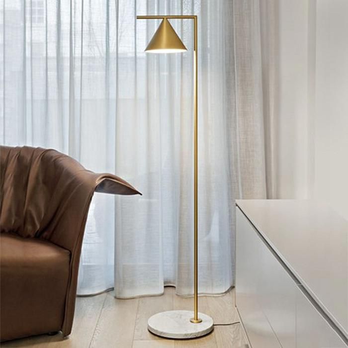 Lampe sur pied - TRIANGLE - Gold - H 18CM x L 30CM - LED E27 - 12W
