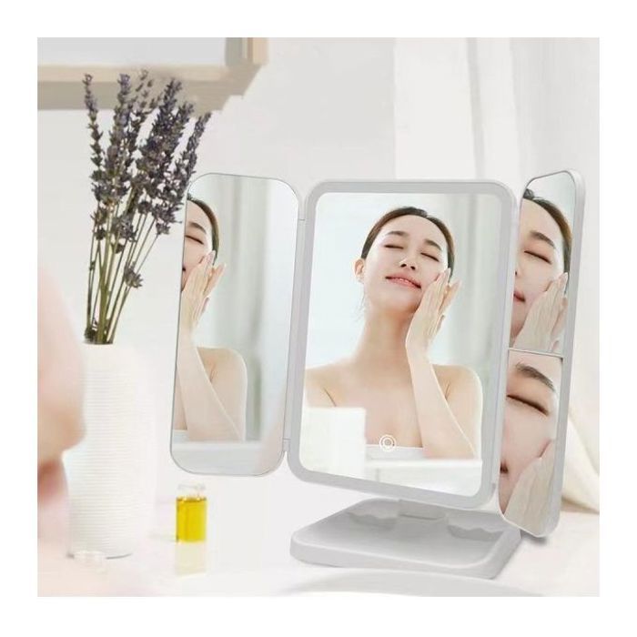Miroir de beauté triptyque avec éclairage led