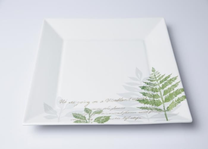 ASSIETTE CARRÉE EN PORCELAINE 26*26*3CM