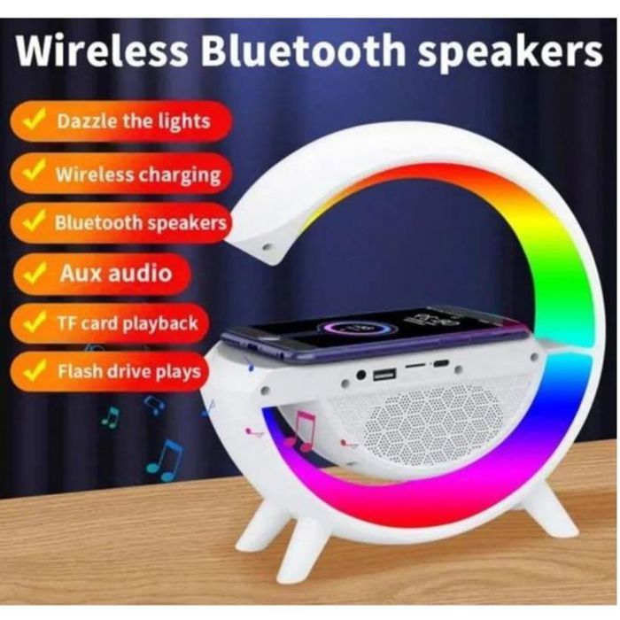 Lampe LED connectée avec haut-parleur Bluetooth et chargeur sans fil