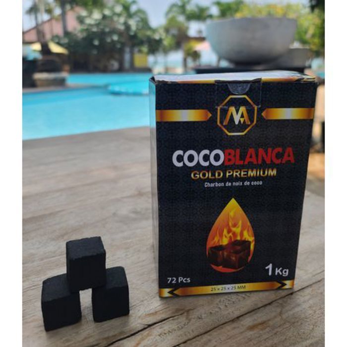 Boite de 1 Kg ou 120 cubes de 1,5 cm de chaque cote de charbon a base de coquille de noix de coco .