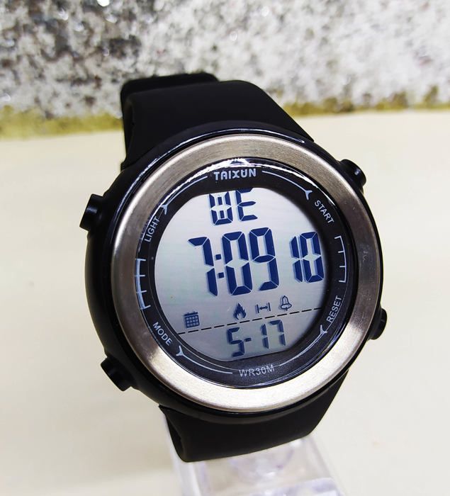 montre Sports élégante Numérique Lumineux Multifonction water-résistant VN 30256875