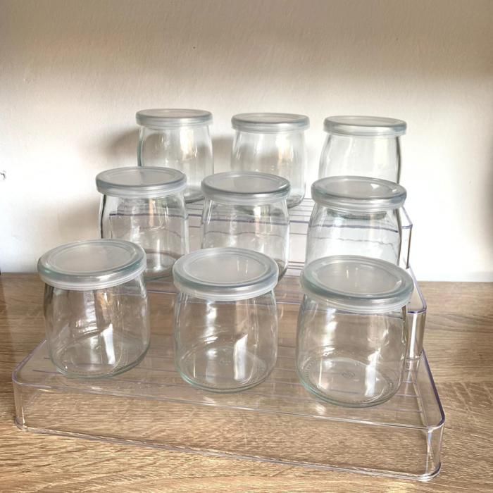9 POTS A YAHOURT EN VERRE AVEC SUPPORT ORGANISATRUR EN PEXIGLACE