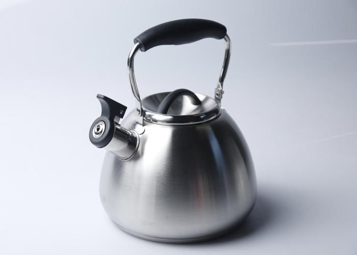 Bouilloire Sifflante - GENERIC - 2,5 L - Poignée Noire Pliable - Acier Inoxydable - Design Élégant