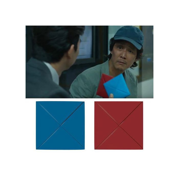 Squid Game Blue Red Hard Cardboard Ddakji Paper Flip Toy Hiting Paper Game Props Party Card Game