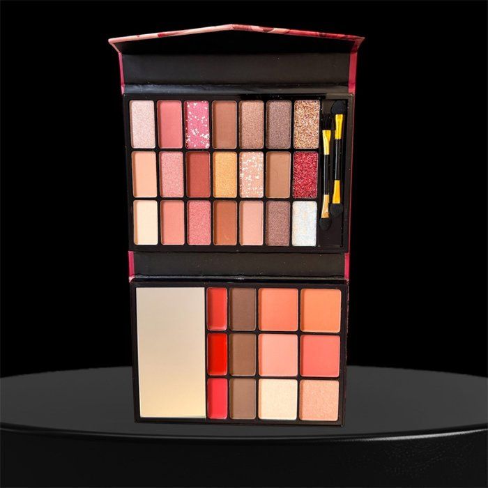 Palette de Maquillage Tout-en-Un  - Fards à paupières -  Highlighter -Blushs -  Rouges à lèvres