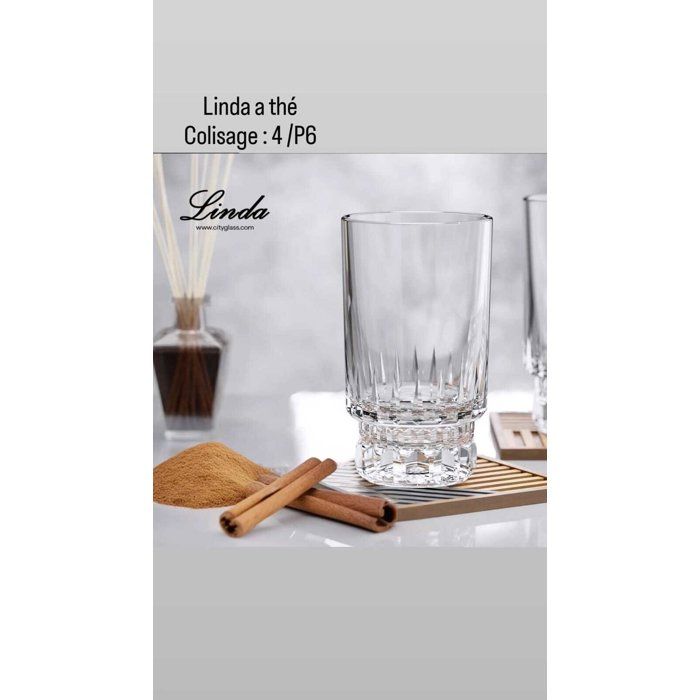 Apportez une touche de sophistication à votre table avec les verres à eau Linda, à la fois élégants et robustes