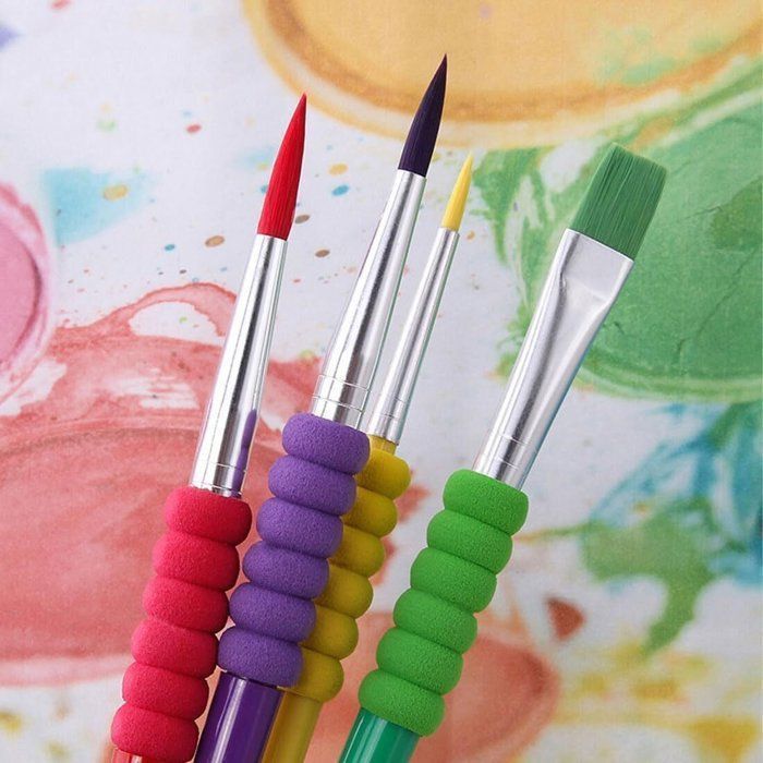 Set de 4 pinceaux pour peinture à l'eau.