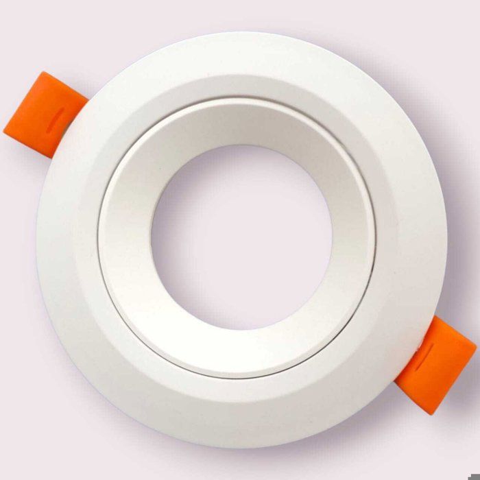 Spotlight Plastic Blanc – Simplicité, Légèreté et Élégance - WHITE & WHITE